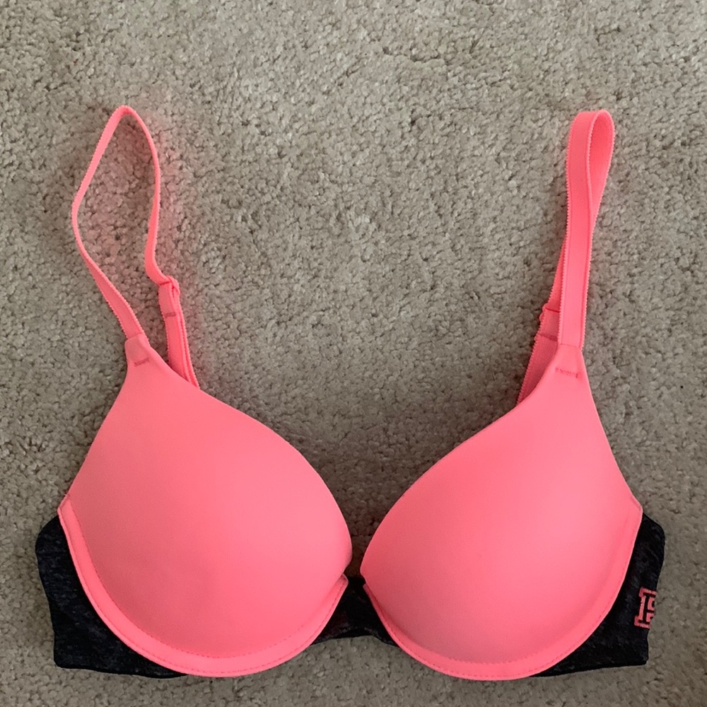Pink by Victoria’s Secret Wear Everywhere Push-Up bra.